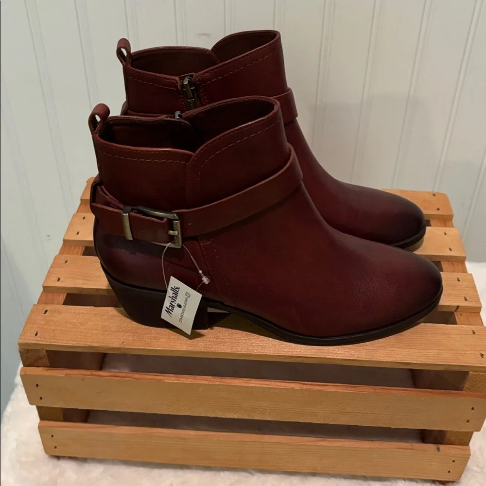 NWT Vince Camuto Brown Leather Ankle Boots Size 6 1/2 - Picture 3 of 7